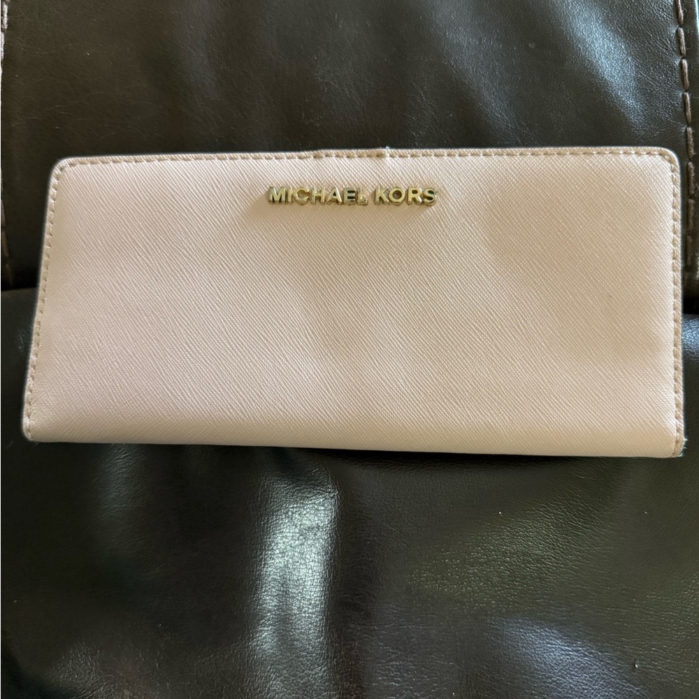 Michael Kors Pale Pink Wallet